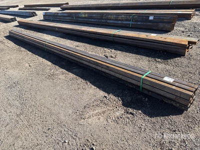 Quantity of (9) 2025 Kit Containers 20 ft 2.5 in x 2.5 in O.D. Square الأنابيب