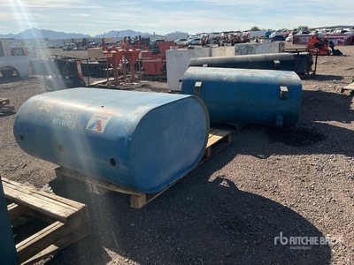 Quantity of (3) Tanque de combustible