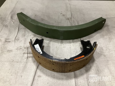 (2) Meritor A33722-D420 Brake Shoes & (23) 7064151 Bow Assemblies