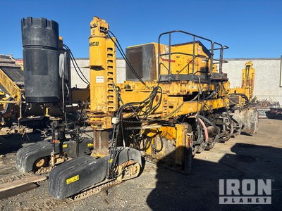 2004 Gomaco Commander III Slip Form Paver