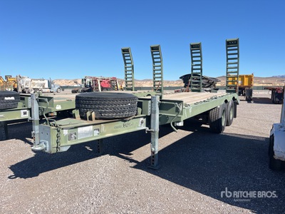 2011 Globe 24 ft T/A Remolque Portamaquinaria