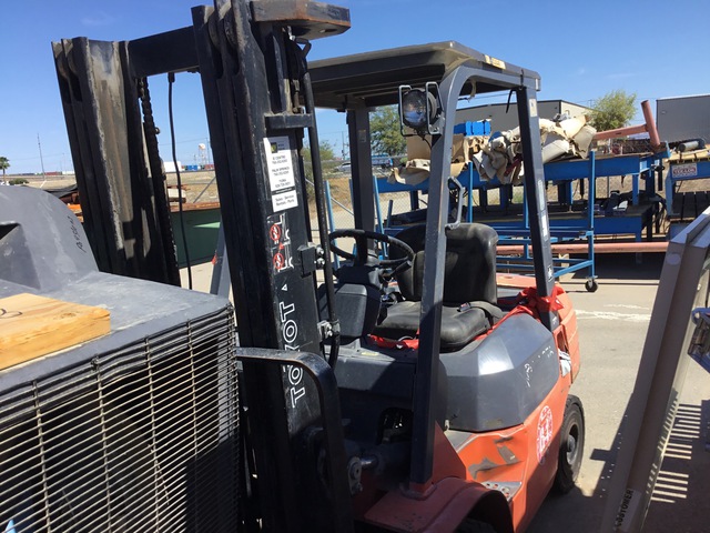 Toyota 7FGU25 4850 lb Pneumatic Tire Forklift Toyota 7FGU25 4850 lb Pneumatic Tire Forklift