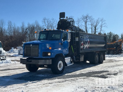 Knuckle Boom on 2005 International 5600i 6x4 Grapple Truck