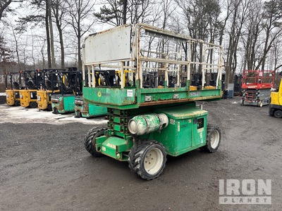 2014 JLG 260MRT Dual Fuel 4x4 Elevador de tijera