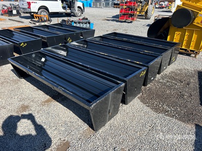 Quantity of (5) 2025 Kit Containers CF-90-V2025 Mélangeur d'aliments pour animaux (Unused)