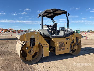 2017 Cat CB-10 Compacteur à double bille