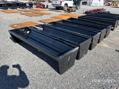 Quantity of (5) 2025 Kit Containers CF-90-V2025 Mélangeur d'aliments pour animaux (Unused)