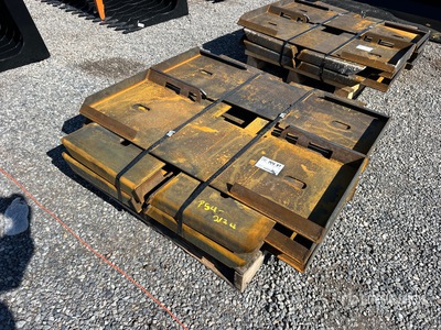 Quantity of (10) 2025 Kit Containers QT-F-BLANK Skid Steer Attachment Mounting Plate (Unused)