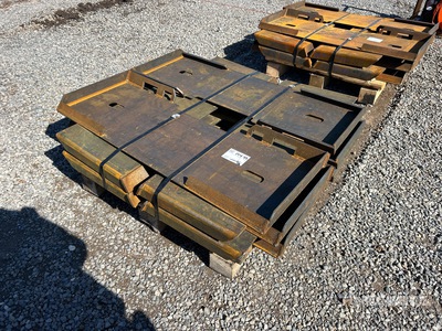 Quantity of (10) 2025 Kit Containers QT-F-BLANK Skid Steer Attachment Mounting Plate (Unused)