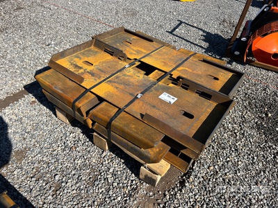 Quantity of (10) 2025 Kit Containers QT-F-BLANK Skid Steer Attachment Mounting Plate (Unused)