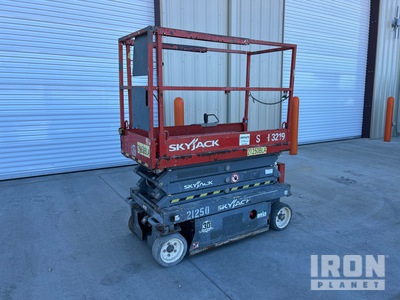 2015 Skyjack SJIII 3219 Electric Scissor Lift