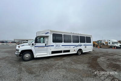 2007 Starcraft Starquest 4x2 33-Seat Transit Bus