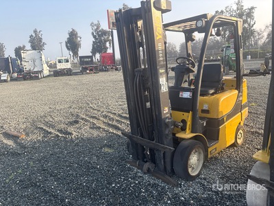 2017 Yale GLC060 5950 lb Cushion Tire Carrelli Elevatori