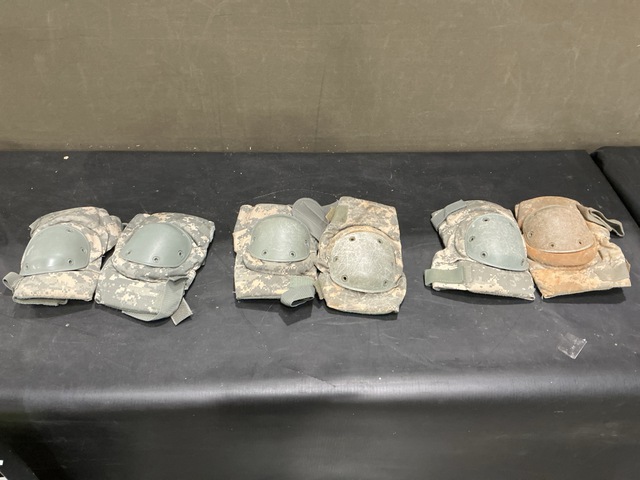 (92) Pairs of Knee Pads
