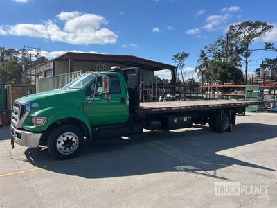 2015 Ford F-650 XLT 4x2 Flatbed Truck