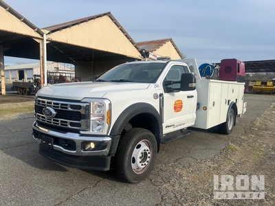2024 Ford F-600 4x4 Camion de servicios