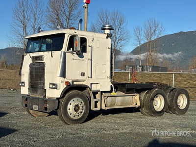 1989 Freightliner FLA086 6x4 Sobrecabina T/A con cama