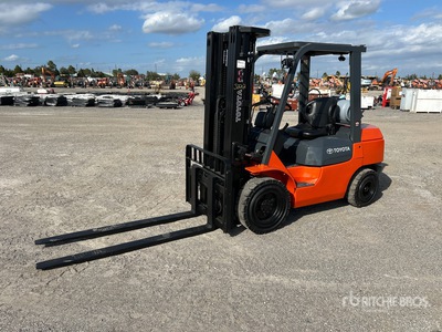 2006 Toyota 7FGCU32 6020 lb Cushion Tire Forklift