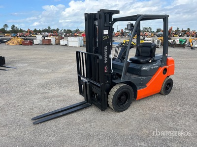 2013 Toyota 8FDU20 3700 lb Pneumatic Tire Forklift