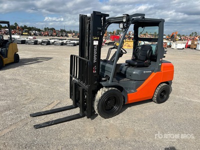 2010 Toyota 8FGU30 5820 lb Pneumatic Tire Forklift