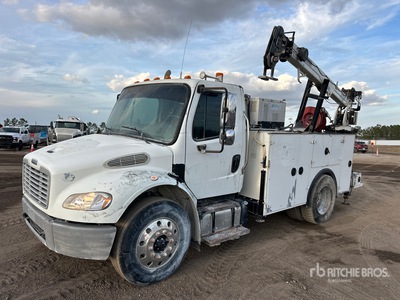 2016 Freightliner M2 106 4x2 サービスカー