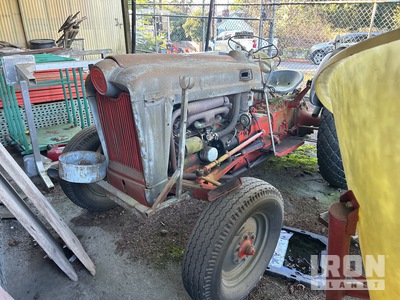 Ford 601 2WD tractor utilitario (Inoperable)