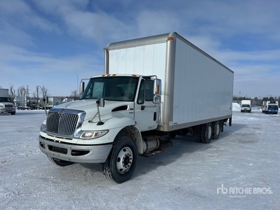 2011 International DuraStar 4400 6x4 شاحنة فان (Inoperable)