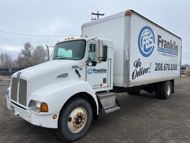 2000 Kenworth T300 Deluxe 4x2 Van Truck