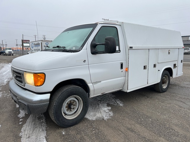 2005 Ford E-350 Utility Truck