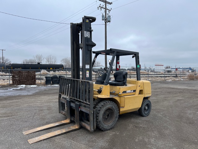 2003 Cat DP40KL 8800 lb Cushion Tire Forklift