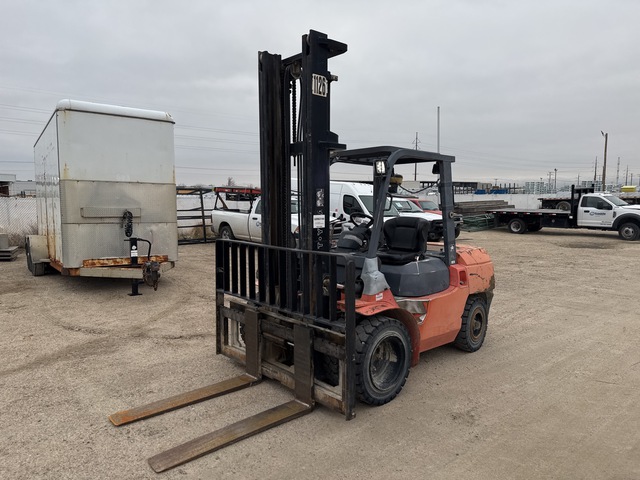 2005 Toyota 7FDKU40 8200 lb Cushion Tire Forklift