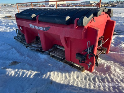 Tornado 8 ft Spreader Box
