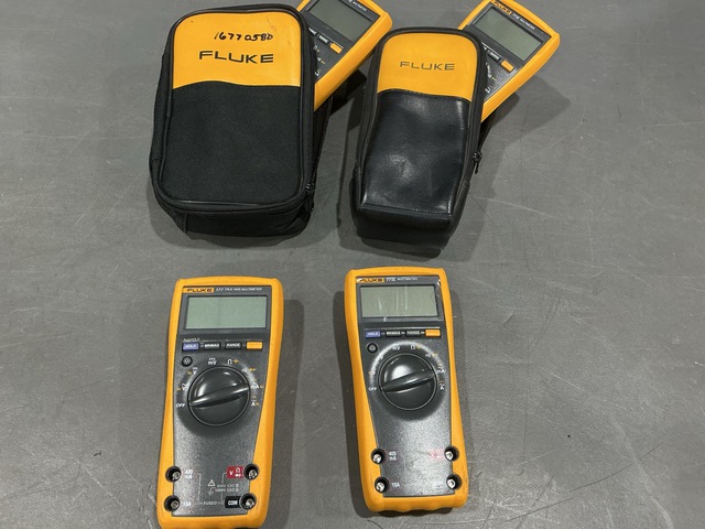 (13) Fluke Multimeters