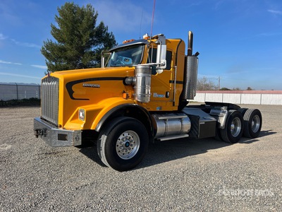 2013 Kenworth T880 6x4 Heavy Haul T/A Day Cab Truck Tractor