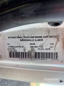 2007 International 4300 Kastenwägen