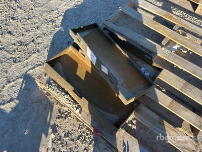 Quantity of (3) 2026 GIYI Mini Skid Steer Attachment Mounting Plate (Unused)