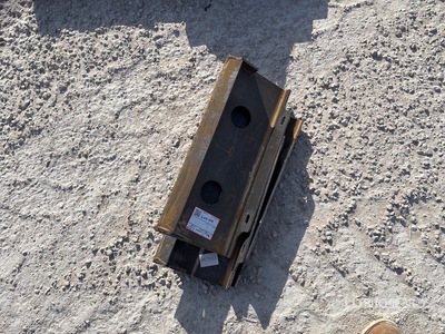 Quantity of (3) 2026 GIYI Skid Steer Attachment Mounting Plate - Fits Dingo (Unused)