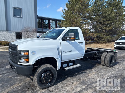 2022 Chevrolet 5500 HD 4x4 Cab and Chassis