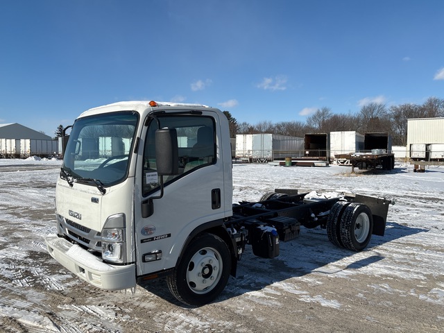 2023 Isuzu NRR 4x2 Cab and Chassis