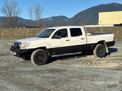 2006 Toyota Tocoma SR5 4x4 Crew Cab Pickup