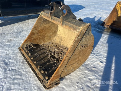 CWS 52 in Q/C Cleanup Excavator Bucket - Fits Komatsu PC138USLC-10