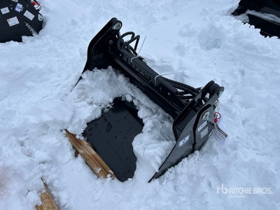 2026 GIYI GY-XKH39 39 in Multi-Purpose Mini Skid Steer Bucket (Unused)