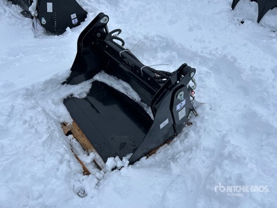 2026 GIYI GY-XKH39 39 in Multi-Purpose Mini Skid Steer Bucket (Unused)