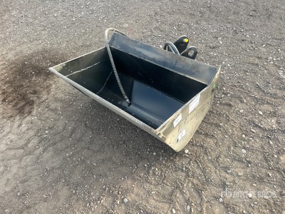 2026 GIYI GY-D5T 35 in Hydraulic Tilting Excavator Bucket (Unused)