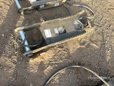 2026 GIYI GY-XJ5T 36 in Hydraulic Hydraulic Excavator Thumb (Unused)