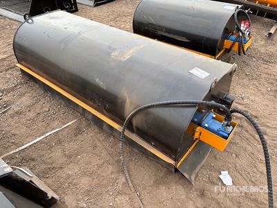 2026 GIYI GY-BS72 72 in Closed Skid Steer Sweeper (Unused)