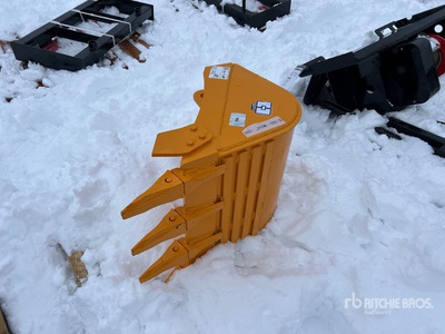 2026 GIYI GY-BK 24 in Excavator Bucket - Fits Cat 305 (Unused)