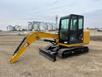 2017 Cat 305.5E2 油圧ショベル