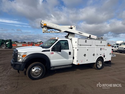2012 Versalift SST36N-01 36 ft on 2012 Ford F-450 XL 4x2 Camion à godets