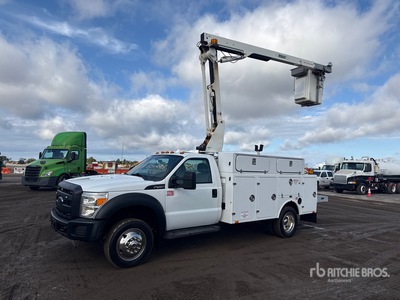 2012 Versalift SST36N-01 36 ft on 2012 Ford F-450 XL 4x2 Camion à godets